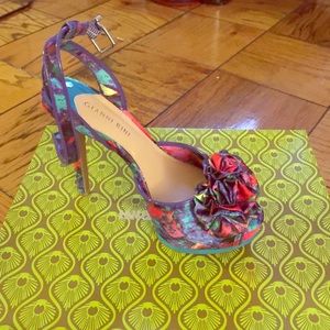 Gianni Bini multi color sandal