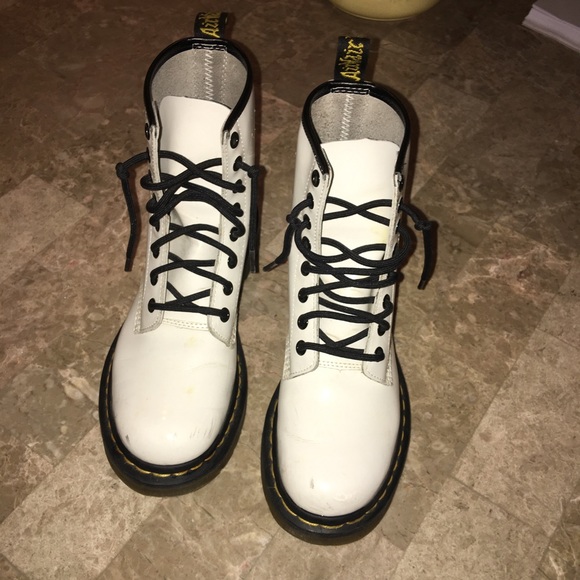 WHITE DR MARTENS