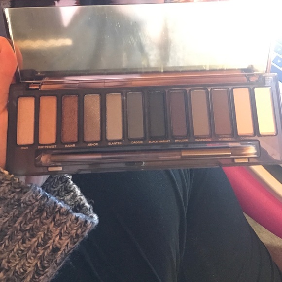 Naked Pallete - Picture 2 of 3