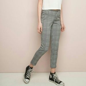 ??Brandy Melville plaid skinny ankle trousers!