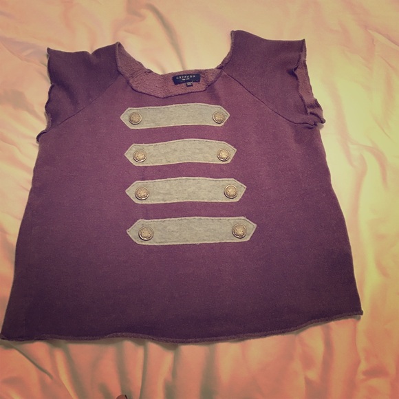 Cute sweatshirt w/front buttons - Picture 1 of 4
