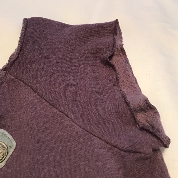 Cute sweatshirt w/front buttons - Picture 3 of 4