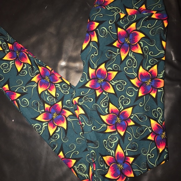 UNICORN FLOWER OS LULAROE LEGGINGS