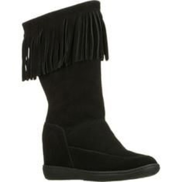 Skechers fringe wedge comfy black boots, size 9.