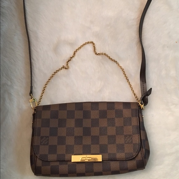 Shoulder Louis Vuitton bag with chain