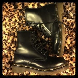 Black Classic Doc Martens