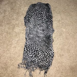 Black and grey scarf