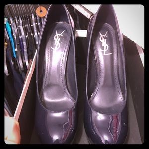 YSL tribtoo size 40.5 patent navy