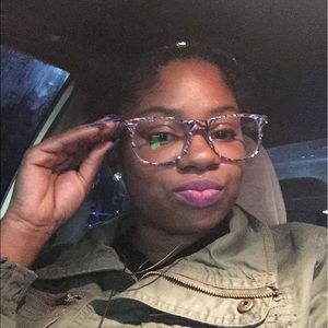 Meet your Posher, Cydney