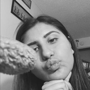 Meet your Posher, Erandy