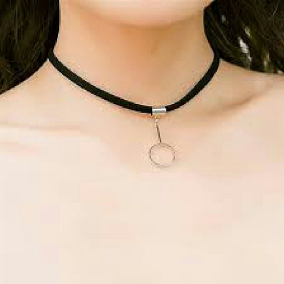 Elegant Silver Alloy Pendant Choker