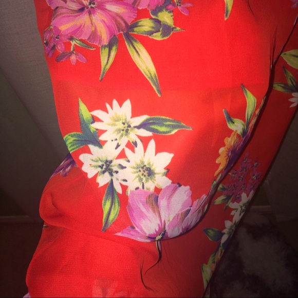 Red floral Strapless Maxi - Picture 3 of 4