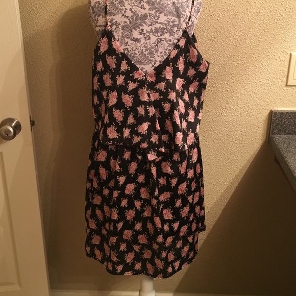 Dress - Picture 4 of 4