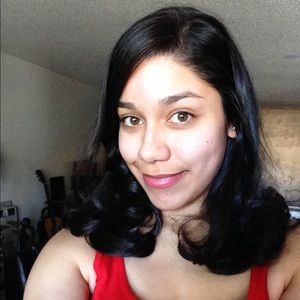 Meet your Posher, Elvia