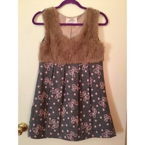 Sleeveless dress with rabbit fur