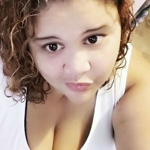 Meet your Posher, Larissa