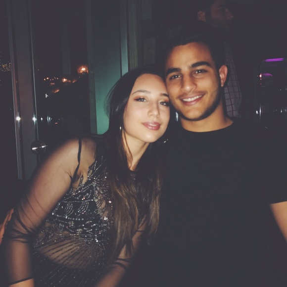 Meet your Posher - Picture 2 of 6