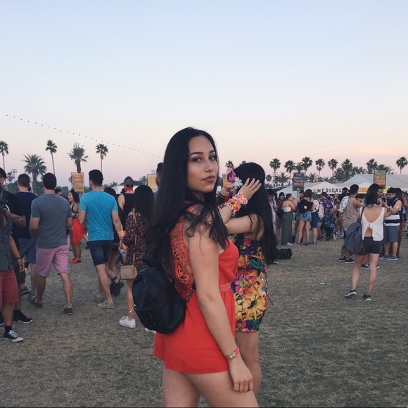 Meet your Posher - Picture 5 of 6