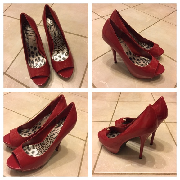 Ahi by Journeys Open Toe platform