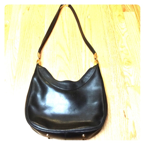 Koret leather bag🌷