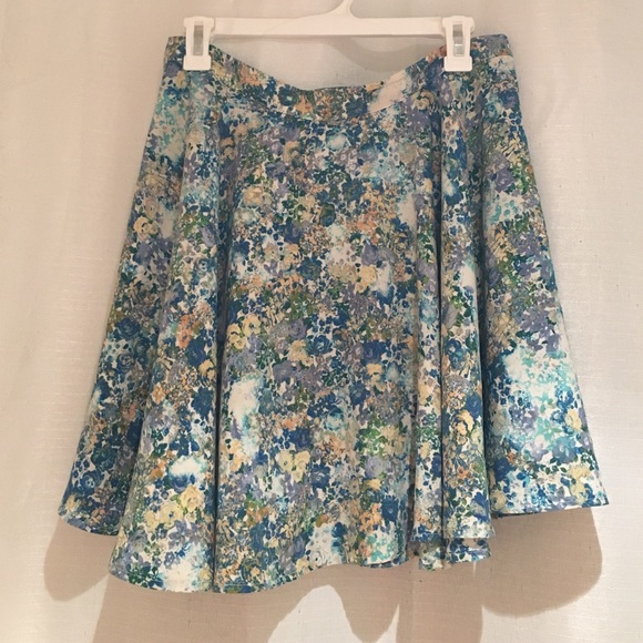 Floral silky skirt