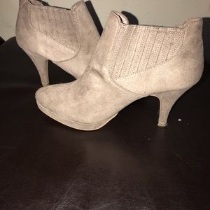 Great bootie with heel