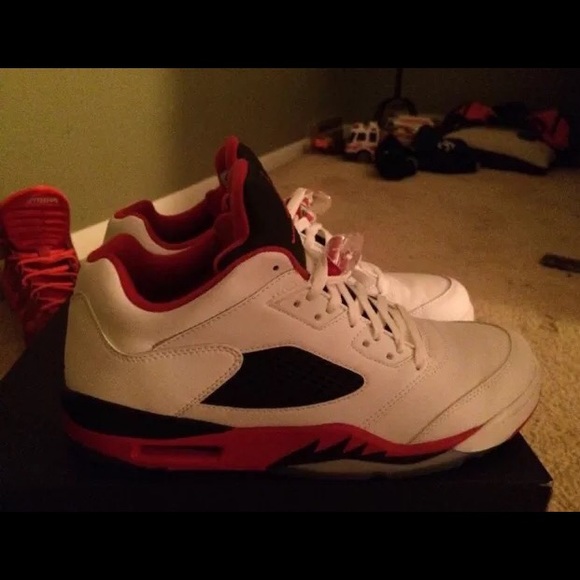 Jordan retro 5s fire lows - Picture 1 of 3