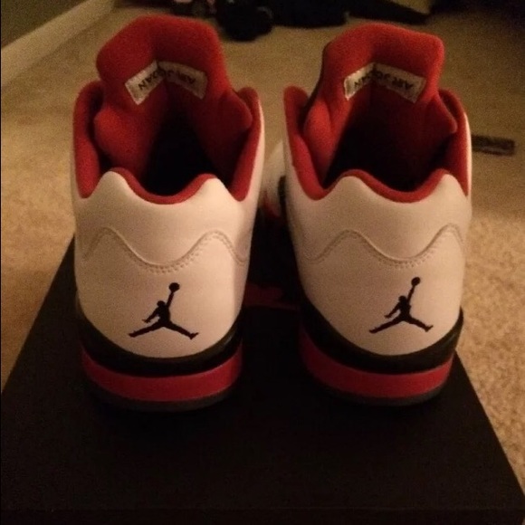 Jordan retro 5s fire lows - Picture 2 of 3