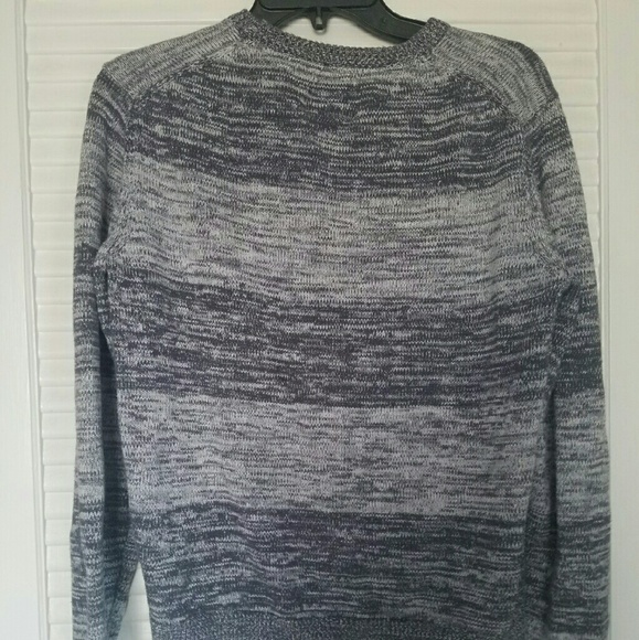 Men's Small Sweater - Picture 2 of 3