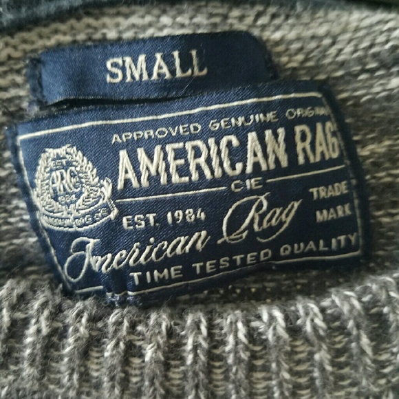 Men's Small Sweater - Picture 3 of 3