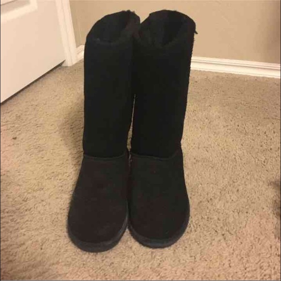 Black bearpaw boots