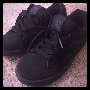 DC Sneakers Skate Shoes Boys 2 Black