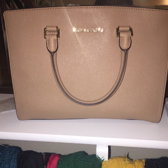 Xmas EVE SALE!! Large Khaki Michael Kors Selma