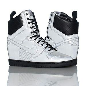 Rare Nike WMNS Dunk Sky Hi SneakerBoot