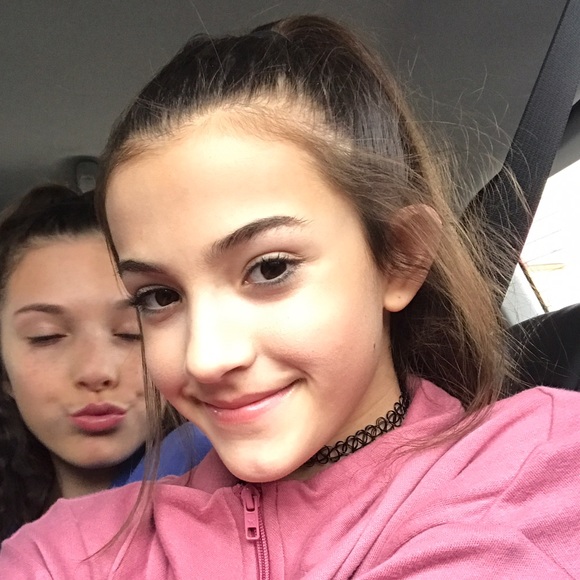 Meet your Posher, Kendra - Picture 1 of 1