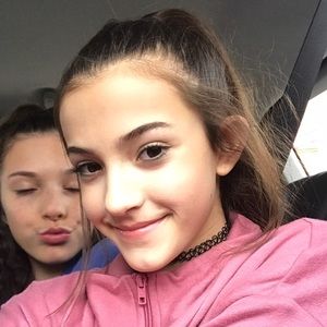 Meet your Posher, Kendra