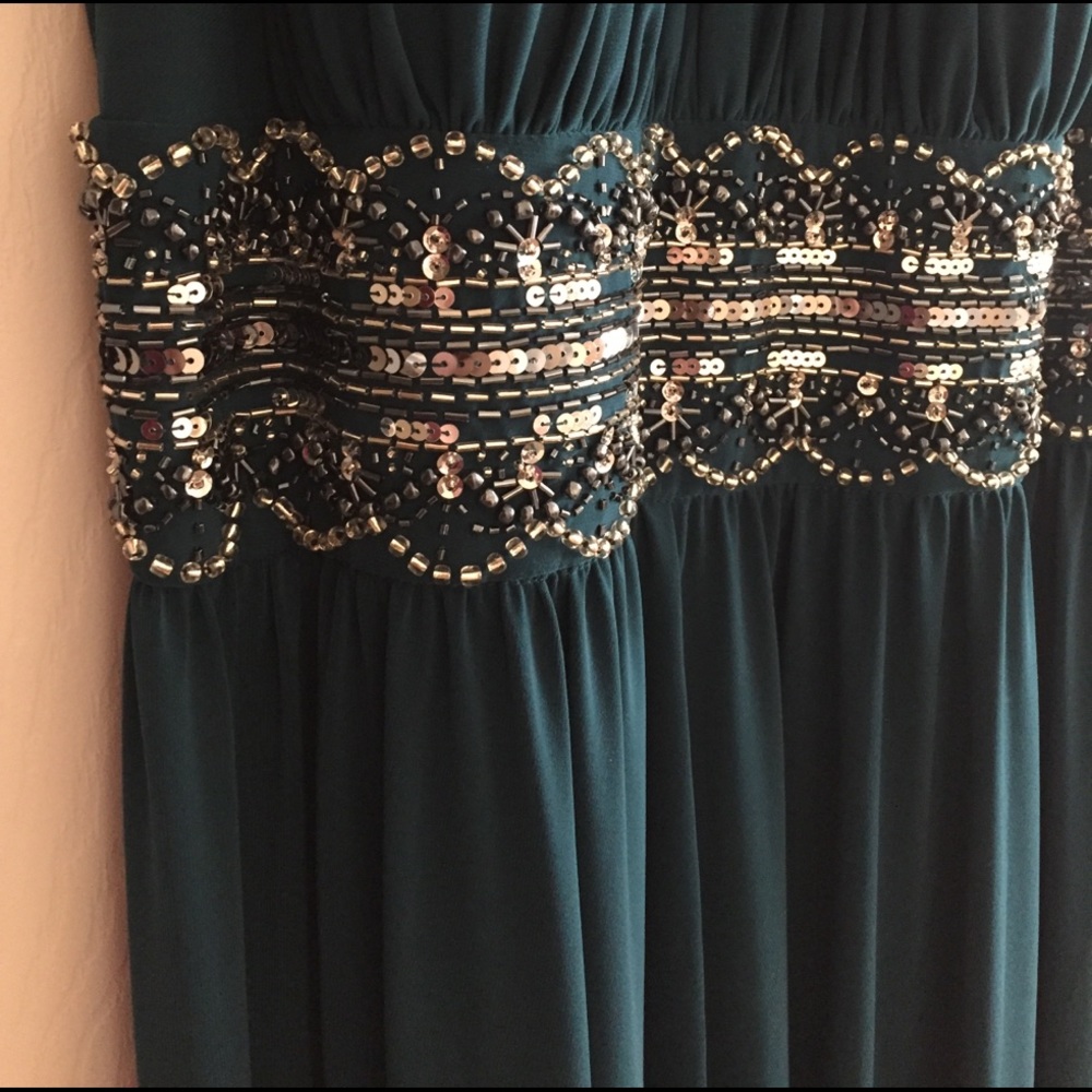 Dress - Picture 3 of 7