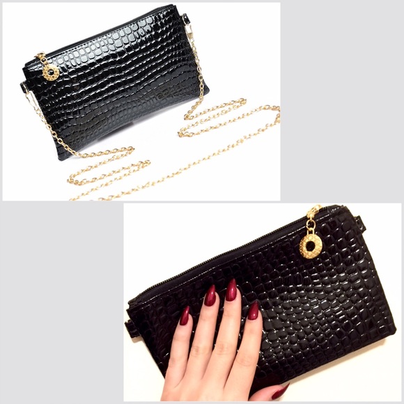 🔺SOLD🔺Black + Gold Faux Alligator Clutch