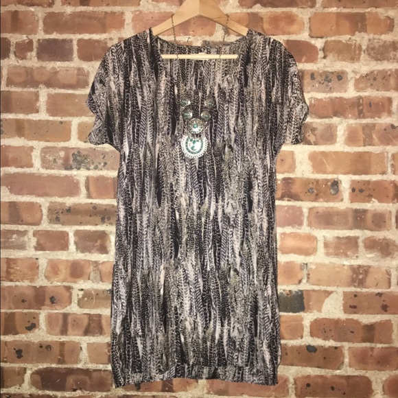 [UO] Silence and Noise Feather Print Shift Dress