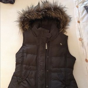 Abercrombie vest with detachable hood