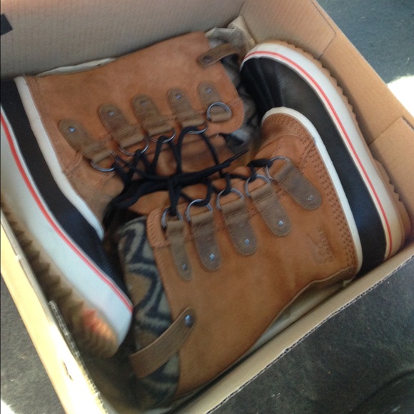 Women's Size 9.5 Joan of Arctic Sorels