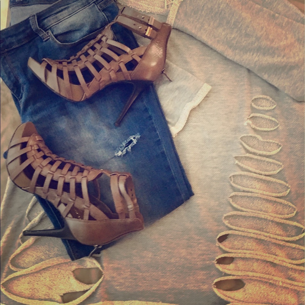 Laser Cut Tunic. NWOT Only 2 left!!