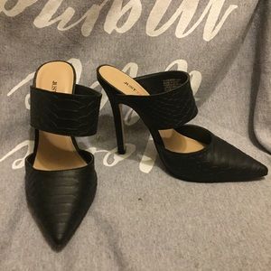 JustFab Faux Croc Mule size 6.5