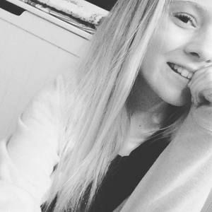 Meet your Posher, Chloe