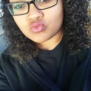 Meet your Posher, Maee