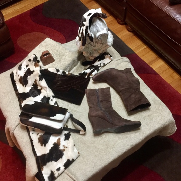 Brown suede Bandolino short wedge boots