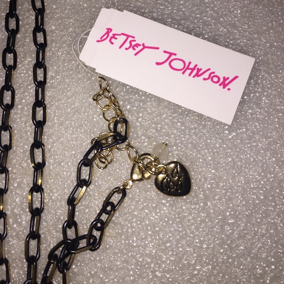 Betsey Johnson necklace - Picture 3 of 4