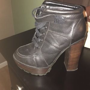 Steve Madden boot