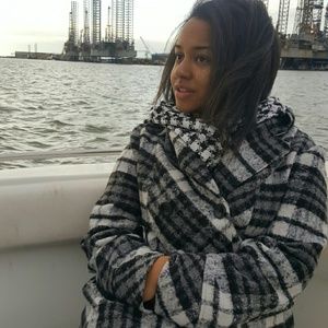 Meet your Posher, Alexis