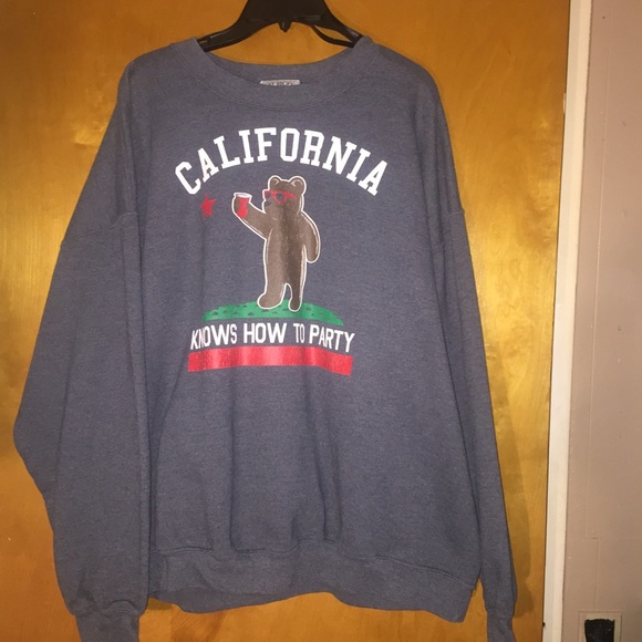 XXL "California knows how to party" sweatshirt